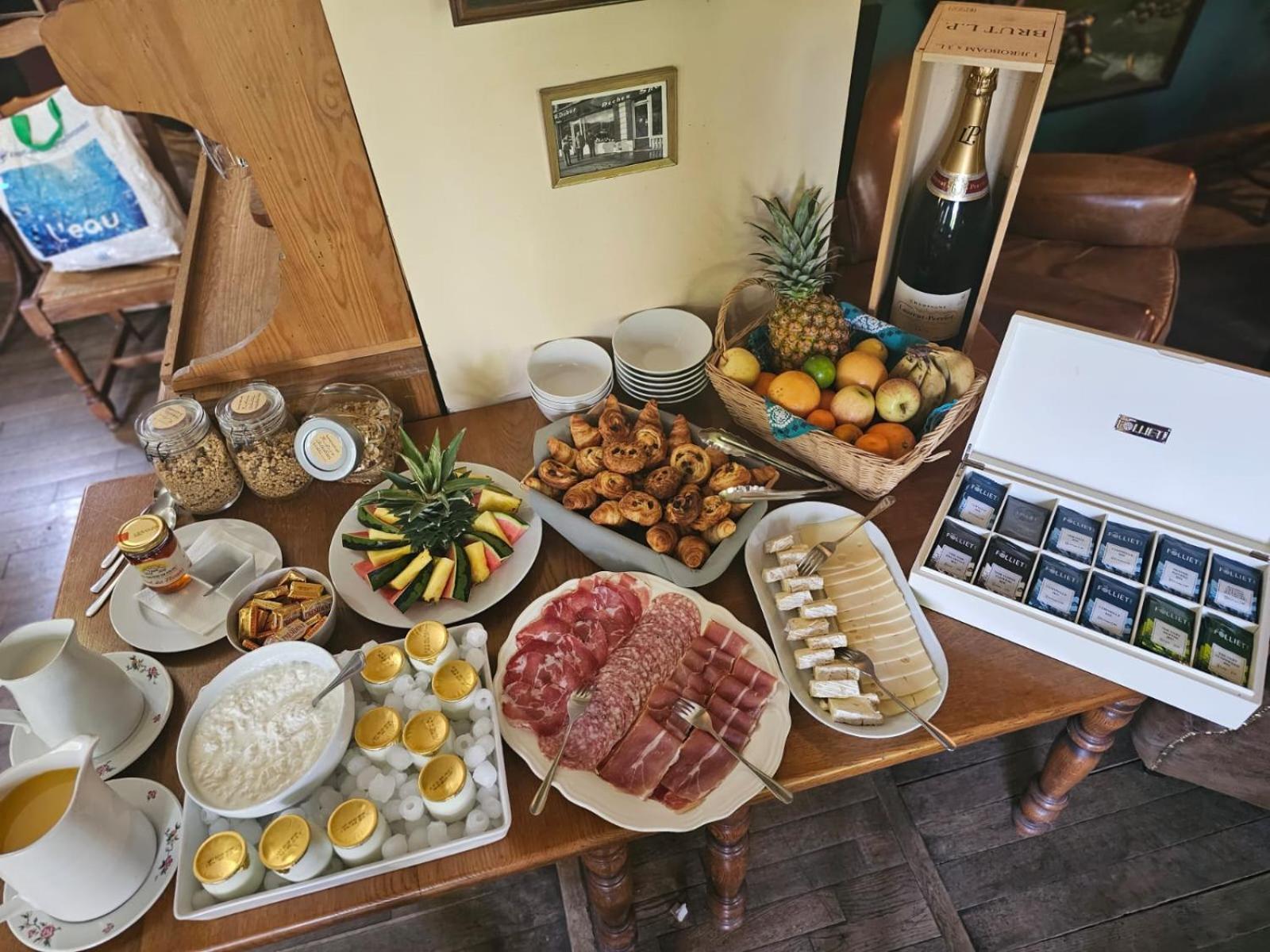 Lodge Hotel De Sommedieue Verdun Ngoại thất bức ảnh